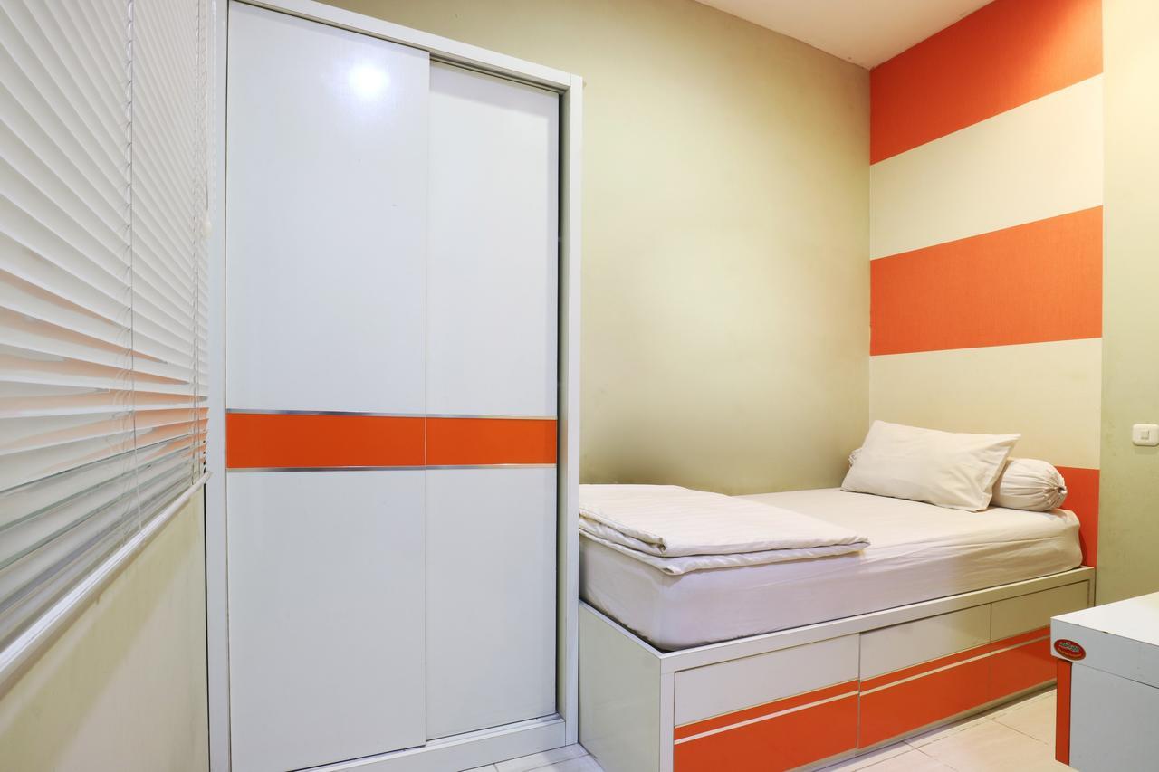 Oranje Gasthuis Hotel Surabaya Buitenkant foto