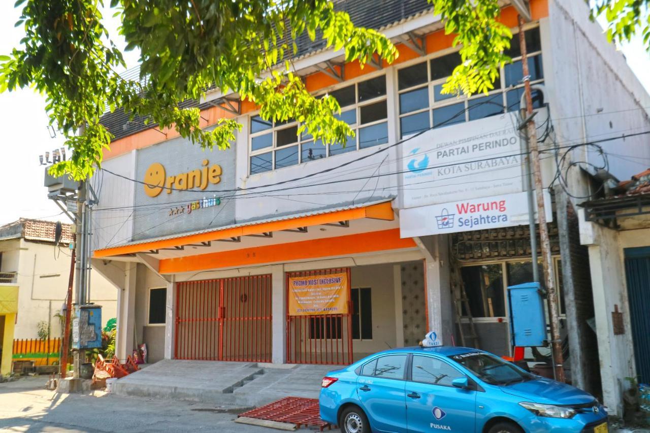 Oranje Gasthuis Hotel Surabaya Buitenkant foto